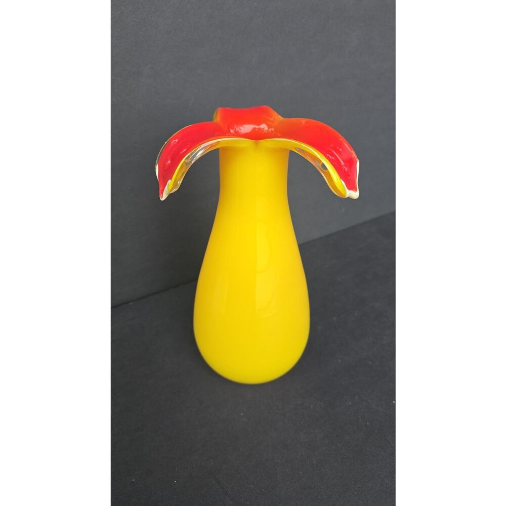 Gorgeous Designs Hand Blown Art Glass Ruffled Flower Vase Yellow Red Decor